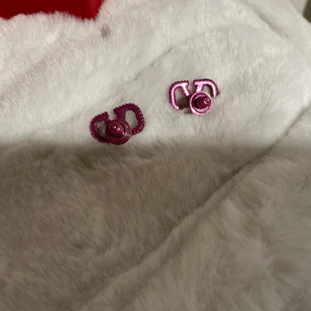 Valentino Garavani Preloved Fushia Crystals VLogo Earrings - Picture 2 of 13
